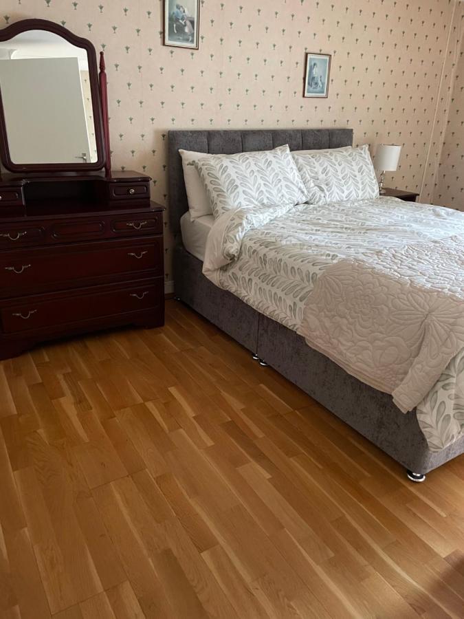 Large Townhouse With Gardens Apartment Кингскорт Екстериор снимка